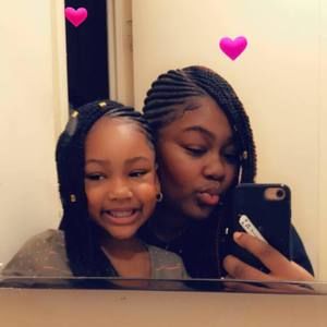 Meet your Posher, Chloè